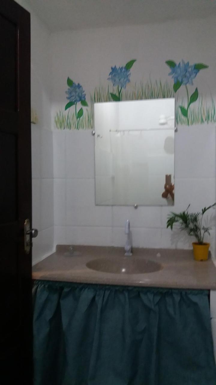 Отель Recanto Das Flores Praia de Pipa Экстерьер фото